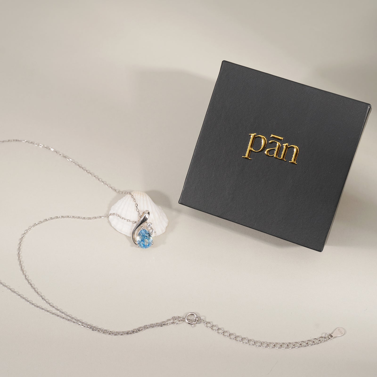 pān Blue Teardrop Sterling Silver Pendant Necklace