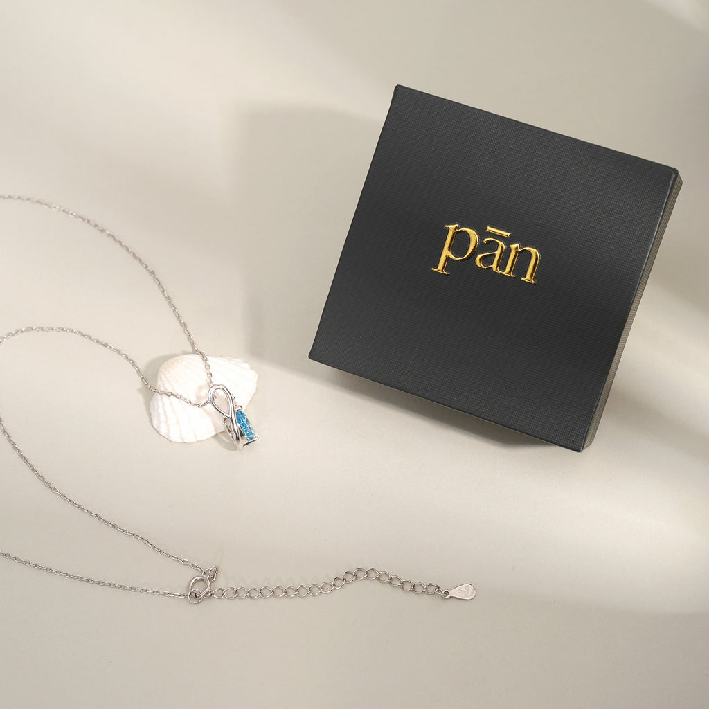 pān Blue Teardrop Sterling Silver Pendant Necklace