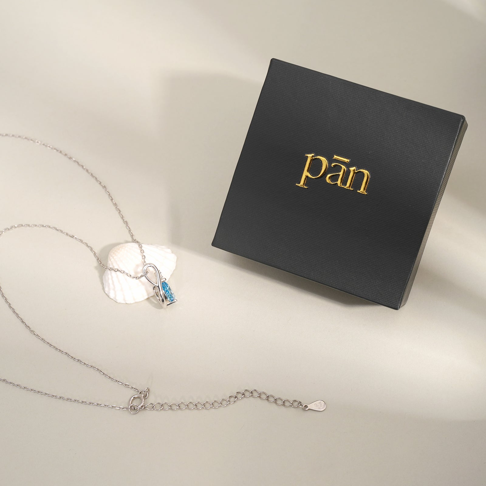 pān Blue Teardrop Sterling Silver Pendant Necklace